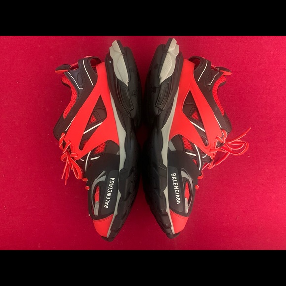 Balenciaga‘s track Sneaker - Picture 6 of 9